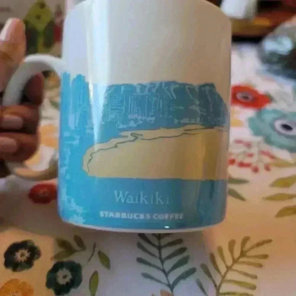 Starbucks Waikiki Hawaii Hula 2011 Coffee Mug Cup Collector Series Globa… - Picture 3 of 5